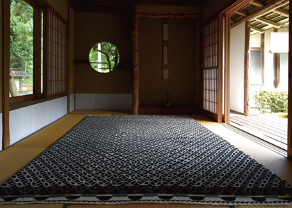 モロッコ王室御用達の工房で織られたハイクオリティ絨毯