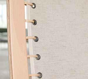 『厳選された素材による一生ものの椅子』1